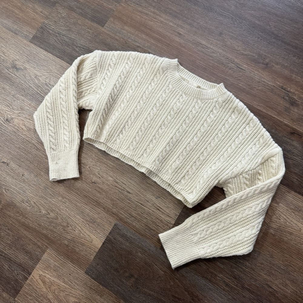Altar'd State Off White Cropped Cable Knit Pullover Sweater Women's Sz S Crewnec